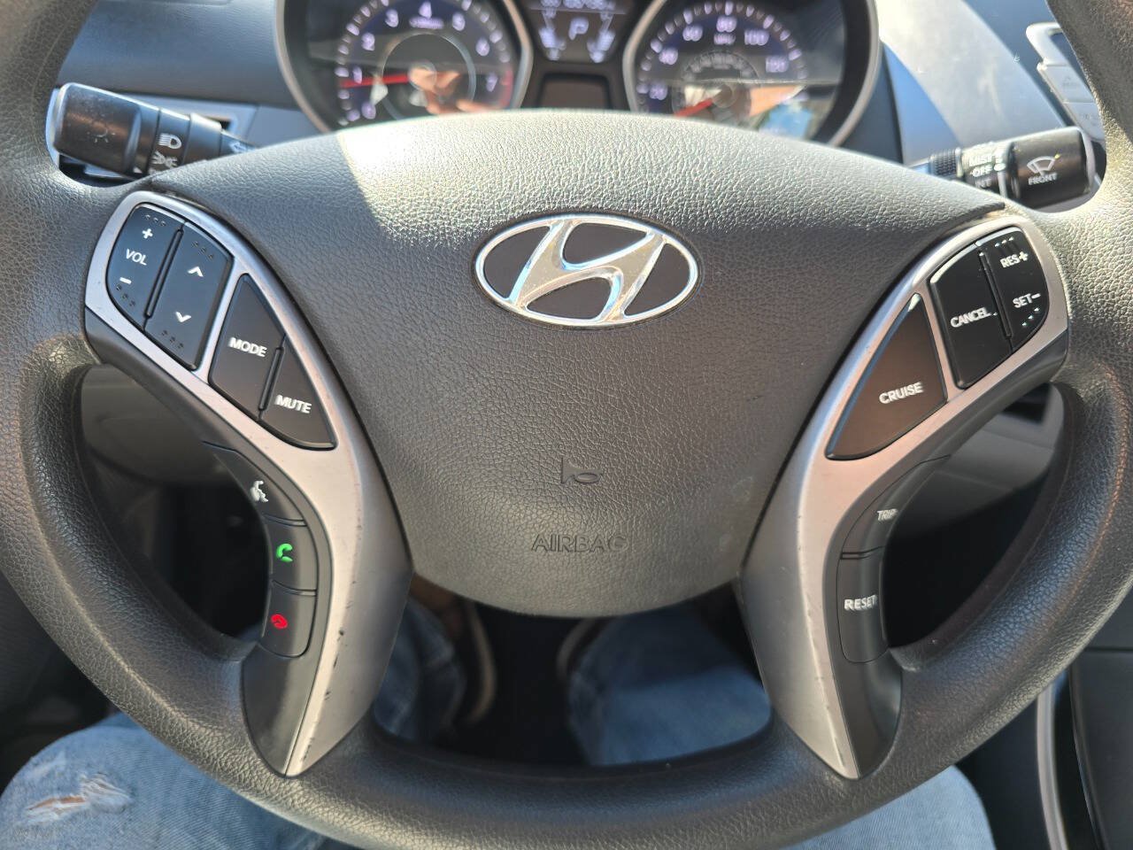 Used 2013 Hyundai Elantra GLS w/ Preferred Pkg FWD image 15