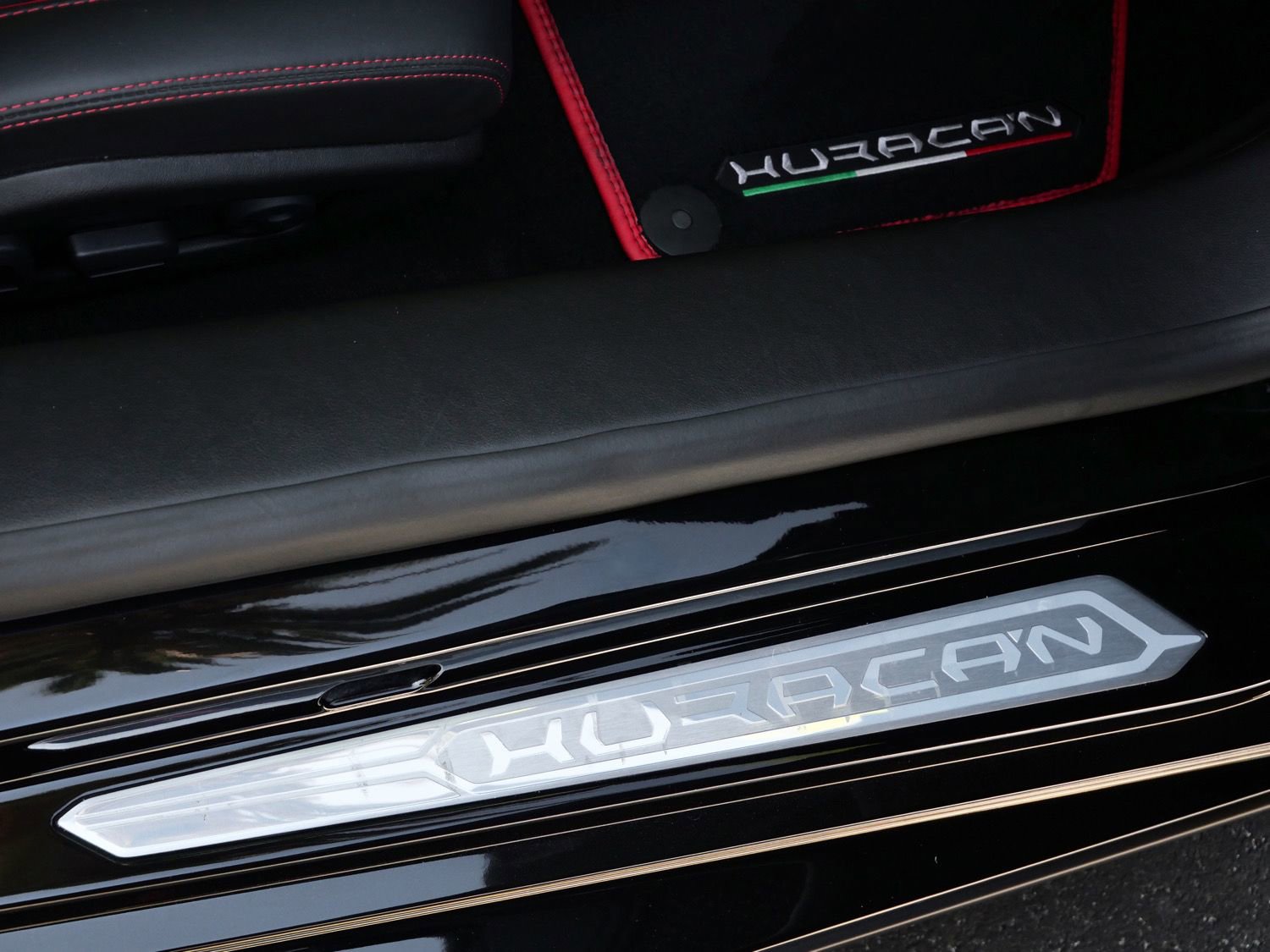 Used 2023 Lamborghini Huracan EVO RWD image 22