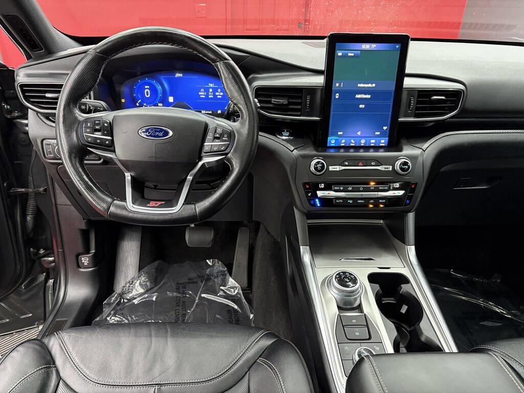 Used 2020 Ford Explorer ST w/ ST Street Pack image 16