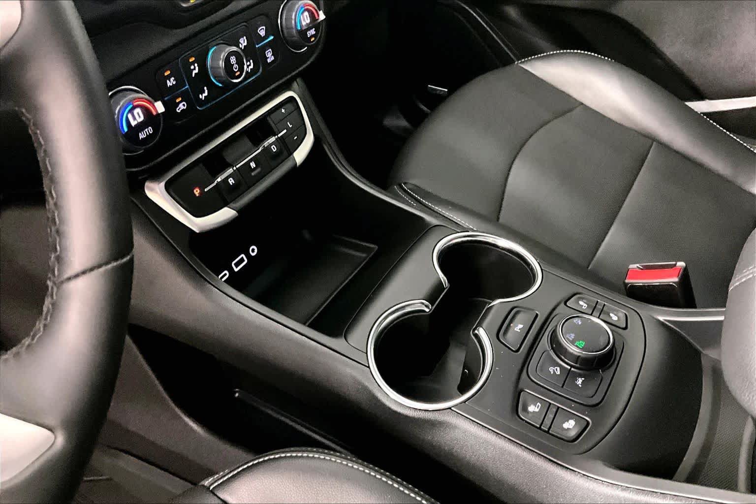Certified 2024 GMC Terrain SLT w/ Infotainment Package II AWD/4WD image 15