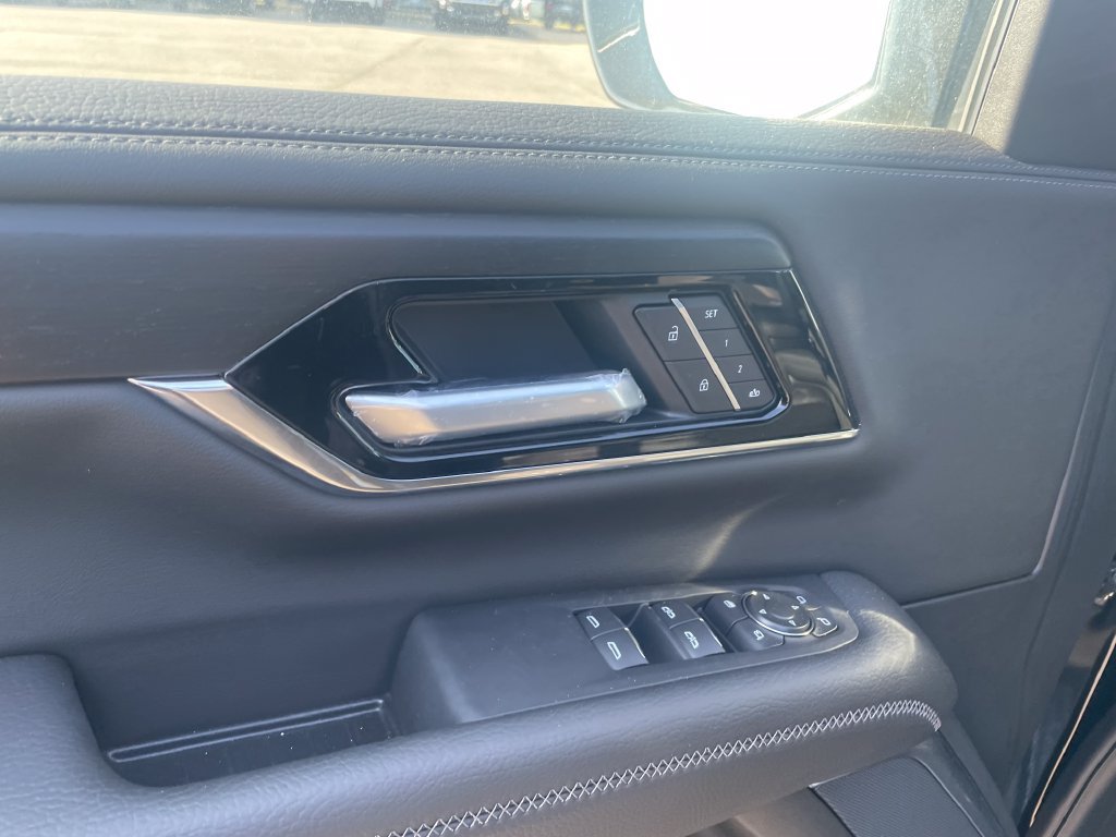 New 2026 GMC Yukon XL Denali w/ Sun & Power Step Package AWD/4WD image 14
