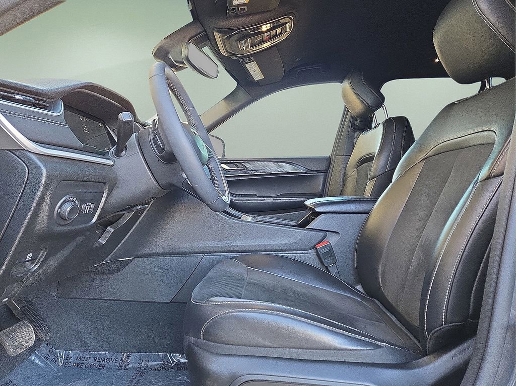 Used 2023 Jeep Grand Cherokee Altitude image 24