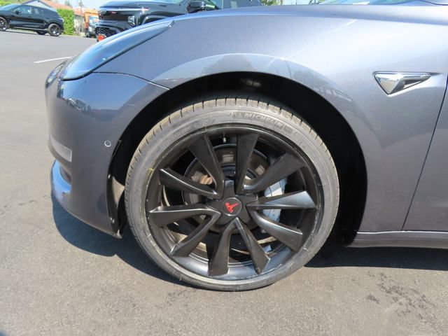 Used 2018 Tesla Model 3 Long Range RWD image 9