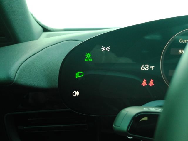 Used 2023 Porsche Taycan image 35