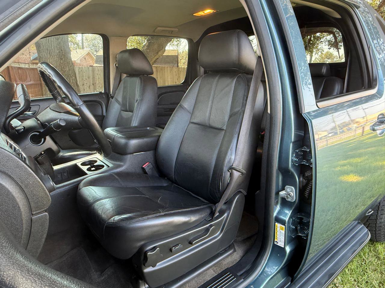 Used 2010 Chevrolet Avalanche LT RWD image 13