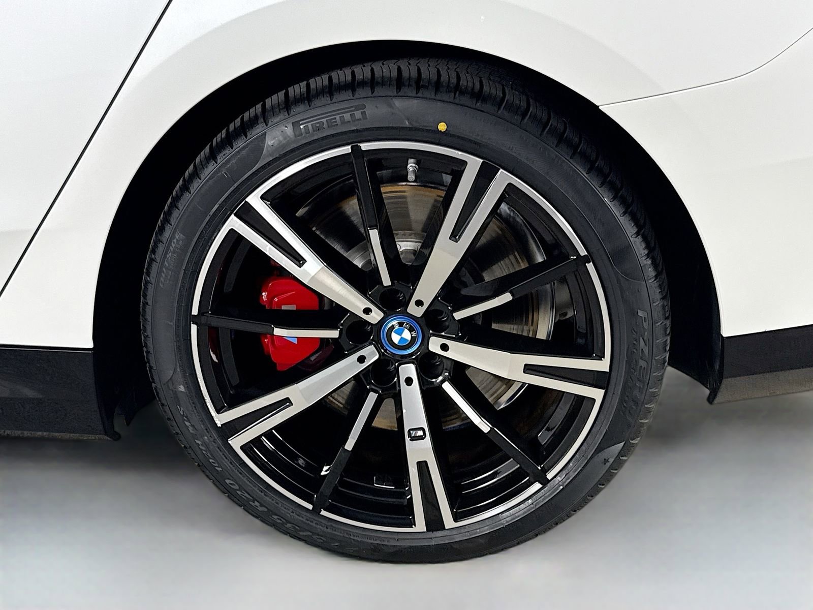 Certified 2025 BMW i5 M60 image 32
