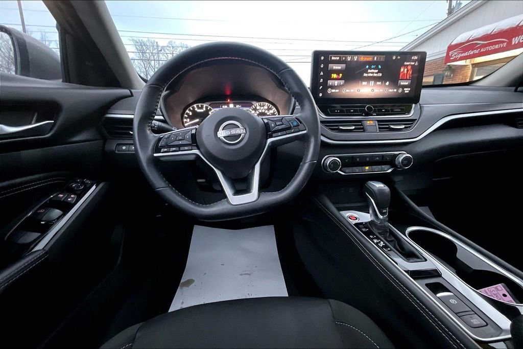 Used 2023 Nissan Altima 2.5 SV w/ SV Premium Package image 5
