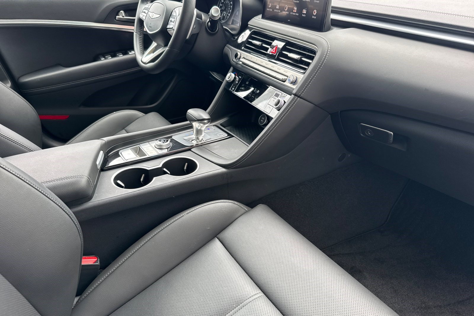 Used 2026 Genesis G70 2.5T RWD image 33