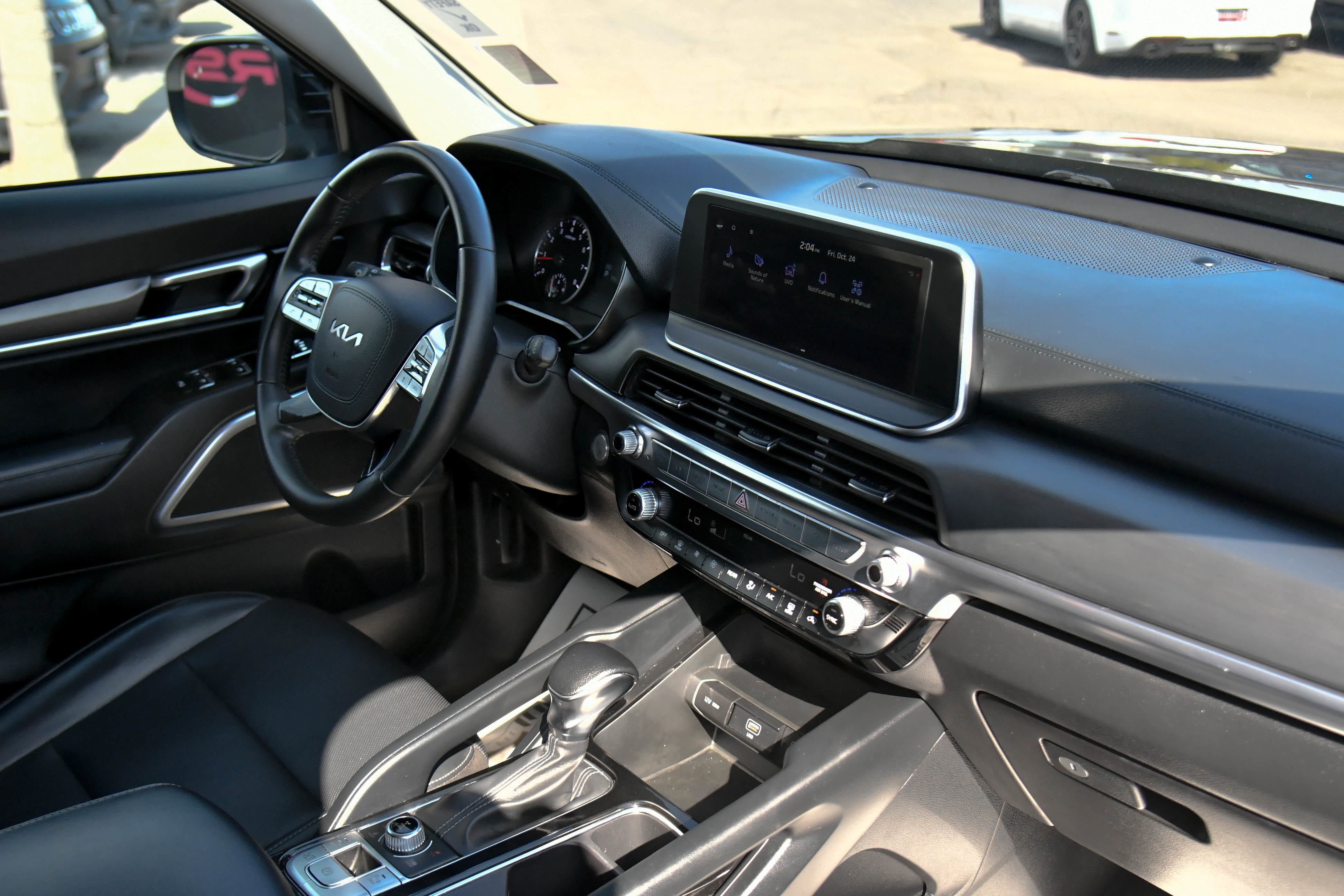 Used 2022 Kia Telluride LX image 45