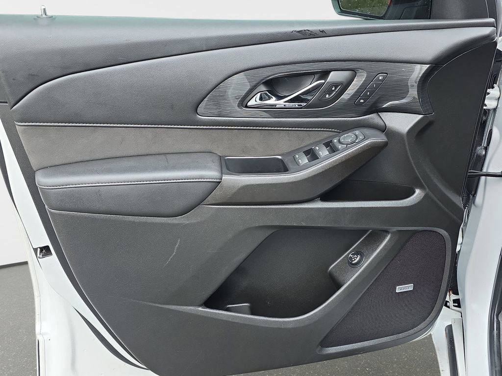 Used 2022 Chevrolet Traverse High Country image 32