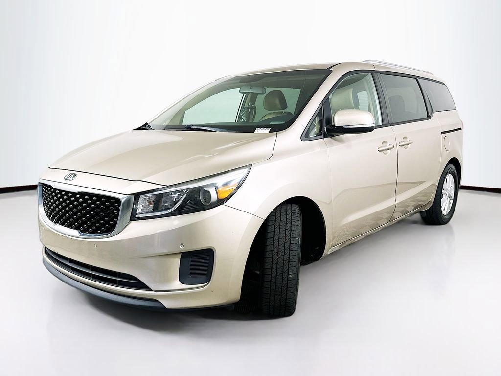 Used 2017 Kia Sedona LX w/ LX Essentials Premium Package image 2