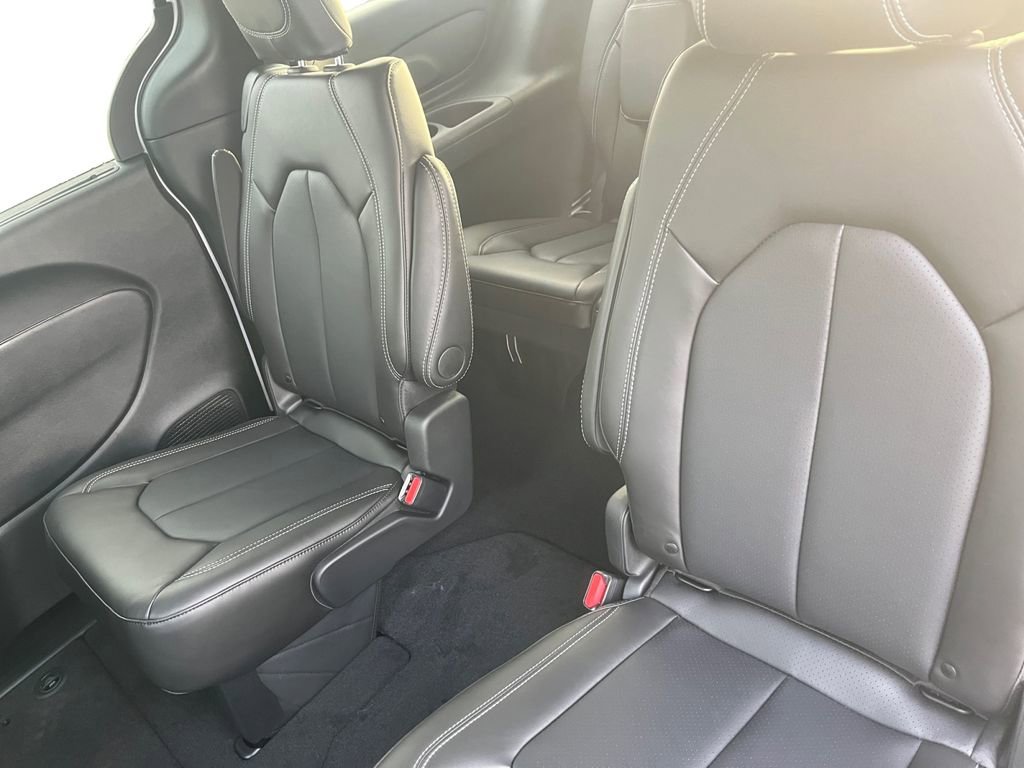 New 2026 Chrysler Pacifica Select image 22