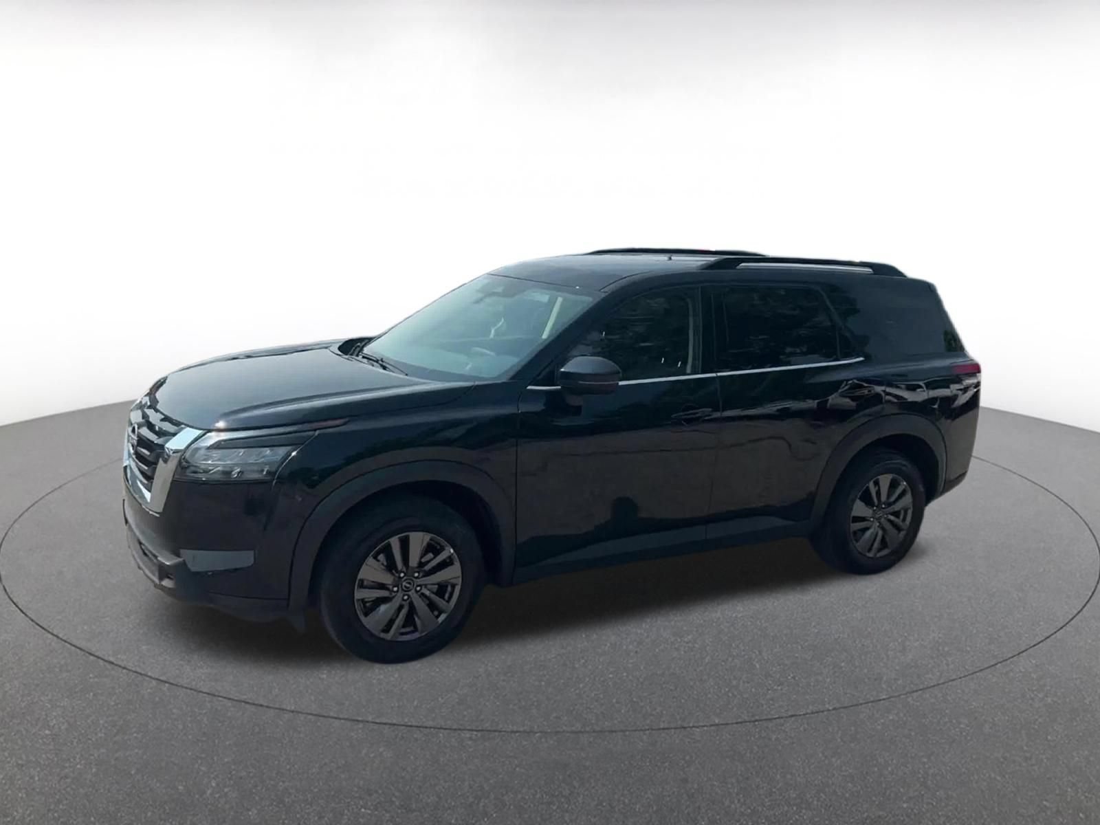 Used 2025 Nissan Pathfinder SV FWD image 7