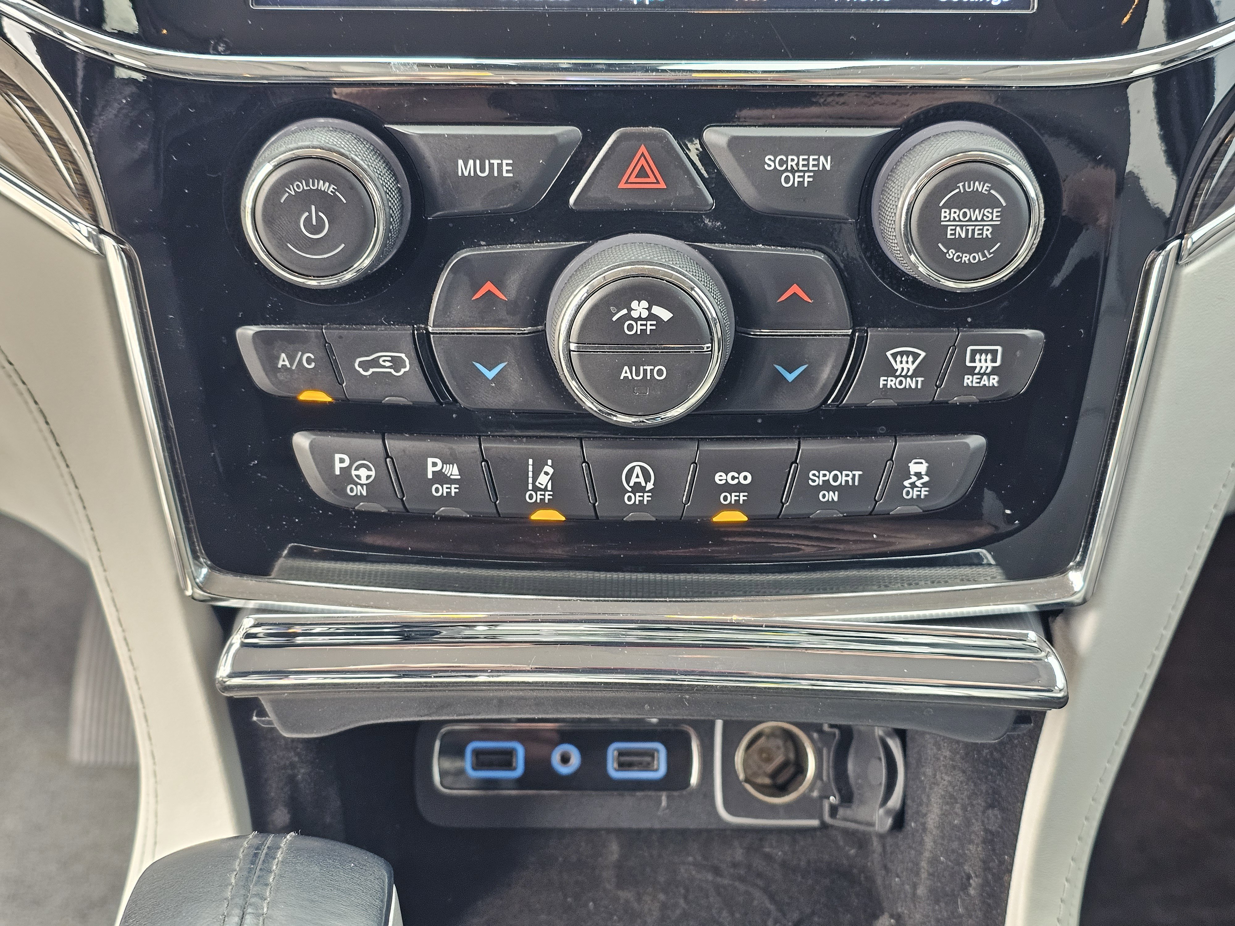 Used 2020 Jeep Grand Cherokee Summit image 29