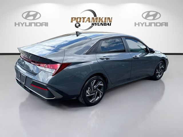 Certified 2025 Hyundai Elantra Sport FWD image 5