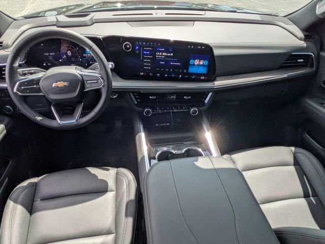 Used 2025 Chevrolet Suburban LT w/ Comfort Package image 14