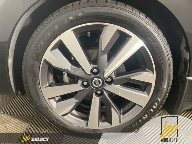 Used 2020 Nissan Versa SR w/ Convenience Package image 23