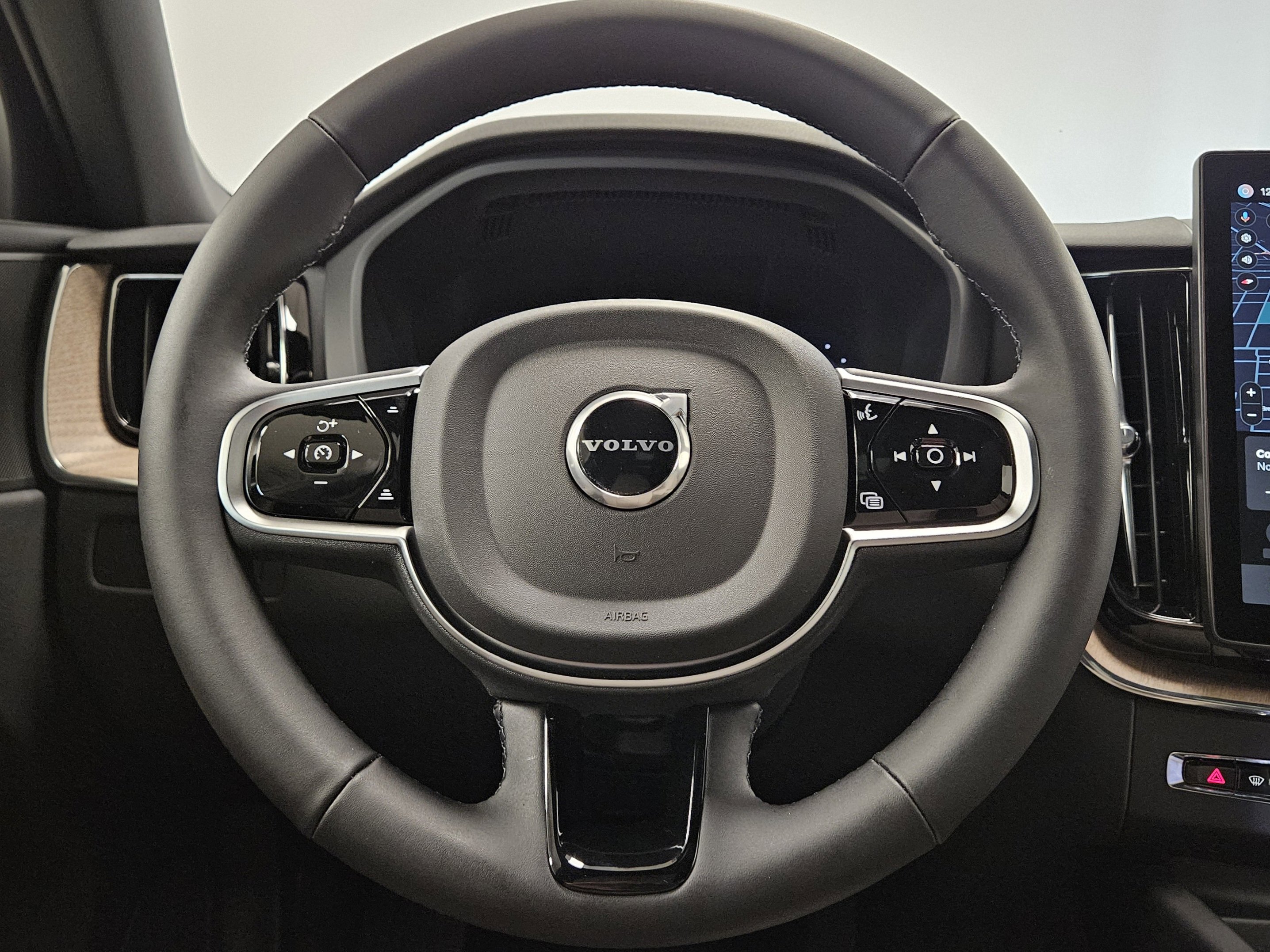 New 2026 Volvo XC60 T8 Plus w/ Protection Package Premier image 42