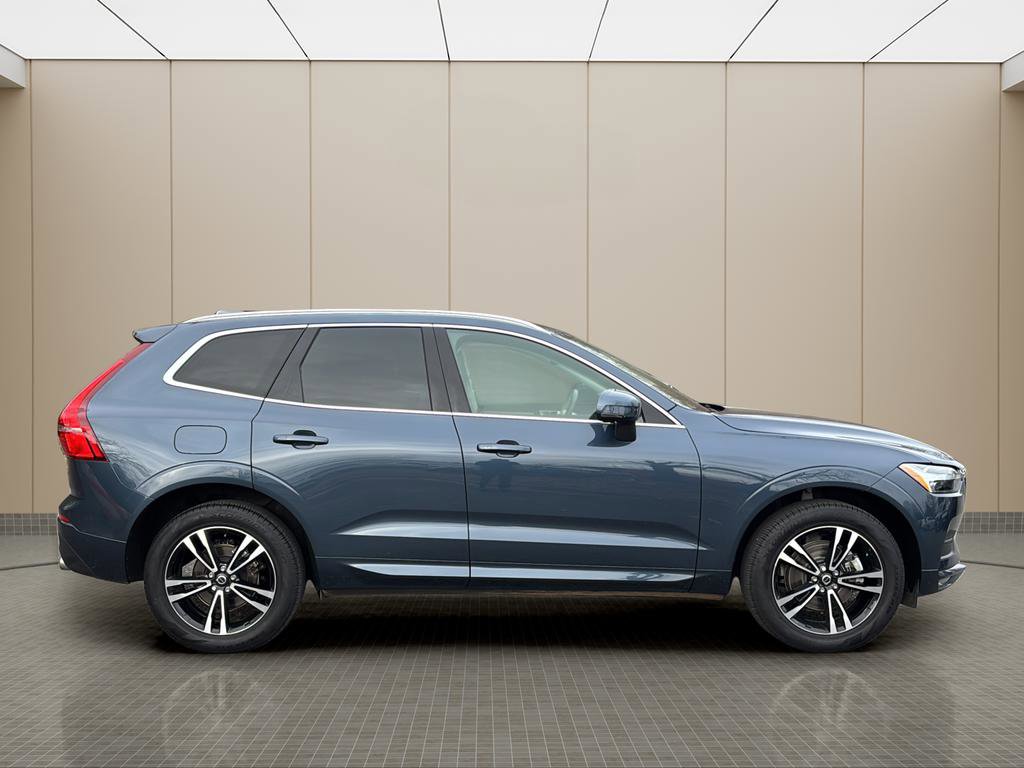Used 2021 Volvo XC60 T5 Momentum w/ Premium Package image 6