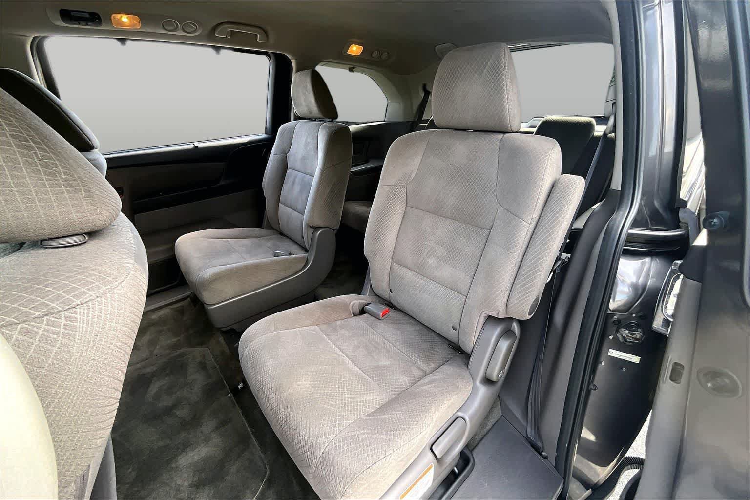 Used 2016 Honda Odyssey SE image 19
