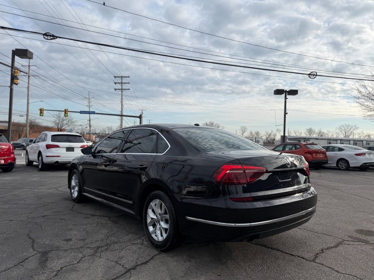 Used 2017 Volkswagen Passat 1.8T S image 5