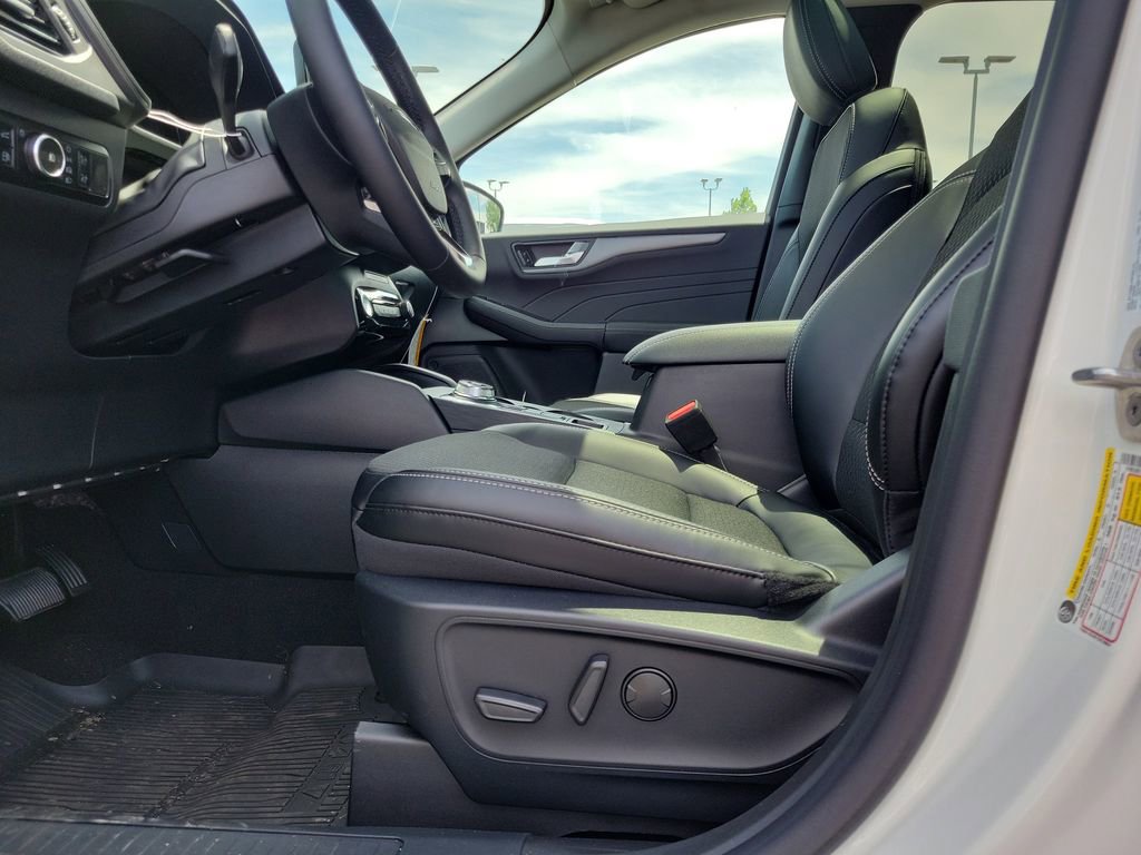 New 2026 Ford Escape SE FWD image 19