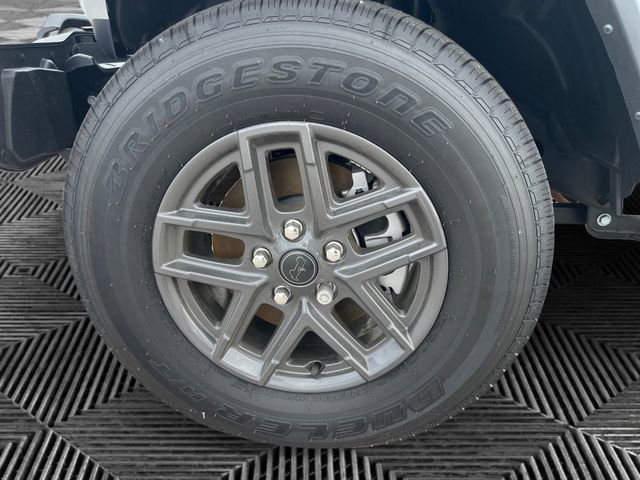 New 2025 Jeep Gladiator Sport image 14