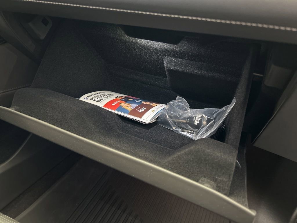 Used 2023 Cadillac Escalade ESV V AWD/4WD image 46