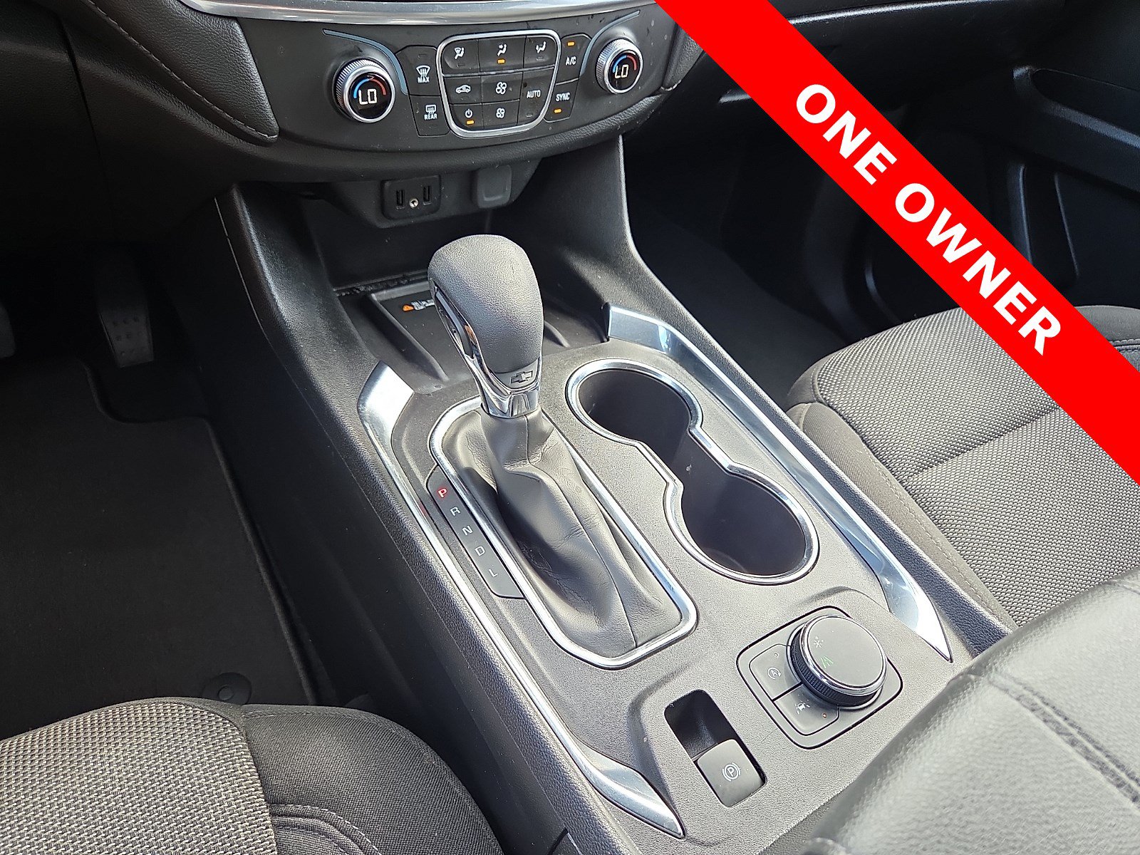 Used 2023 Chevrolet Traverse LT FWD image 25
