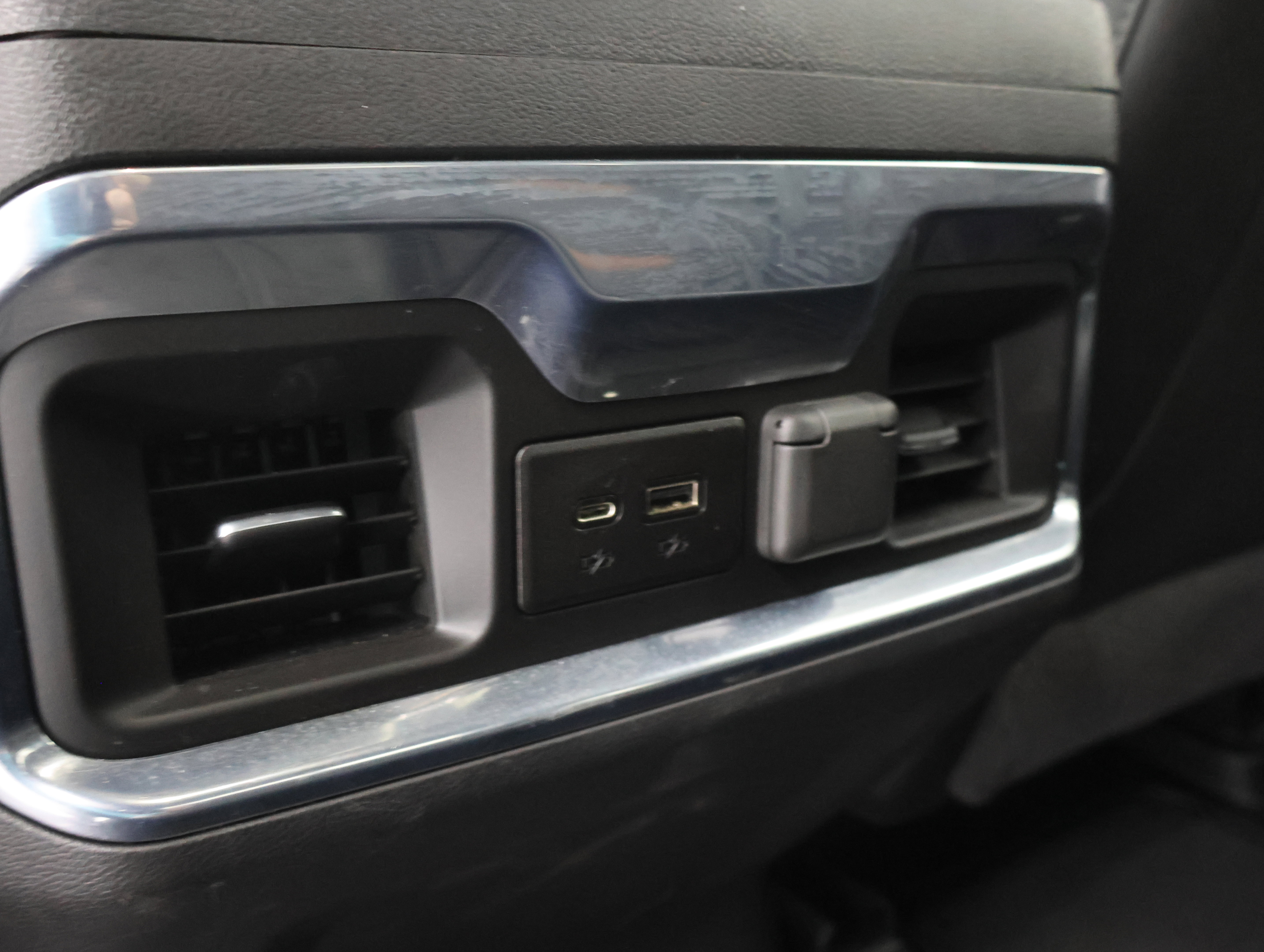 Used 2022 GMC Sierra 1500 AT4 w/ AT4 Premium Package AWD/4WD image 36