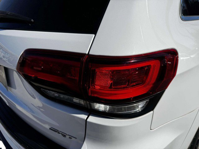 Used 2015 Jeep Grand Cherokee SRT image 16