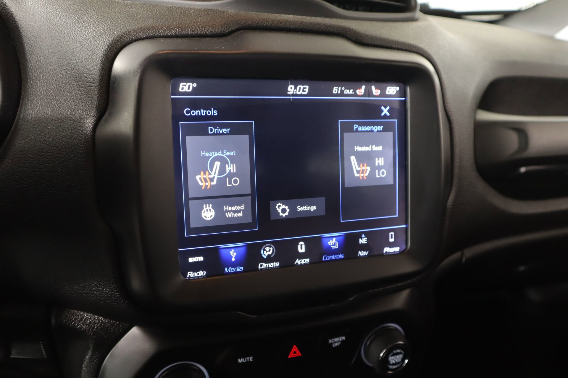 Used 2018 Jeep Renegade Trailhawk w/ UConnect 8.4 Nav Group image 7