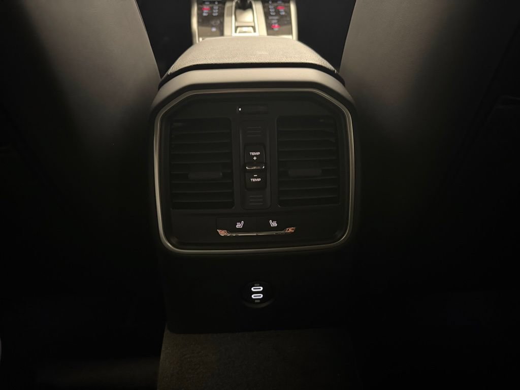 Certified 2026 Porsche Macan AWD/4WD image 27