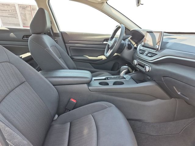 Used 2025 Nissan Altima 2.5 SV FWD image 15
