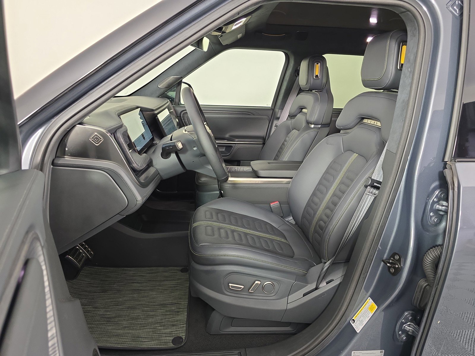 Used 2023 Rivian R1T Adventure AWD/4WD image 20