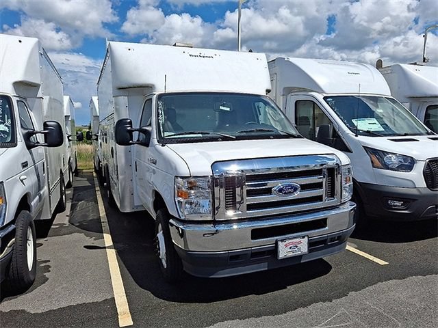 New 2023 Ford E-450 and Econoline 450 Super Duty w/ Power Windows & Locks Group RWD image 2