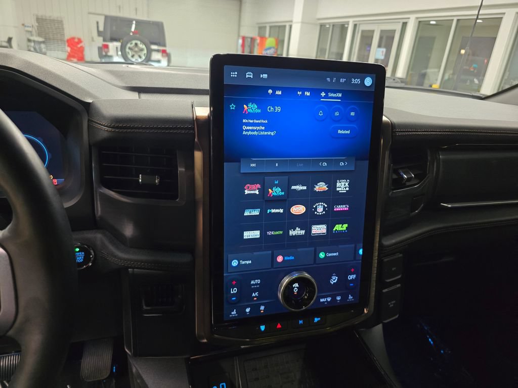 Used 2023 Ford F150 Lightning Lariat AWD/4WD image 31