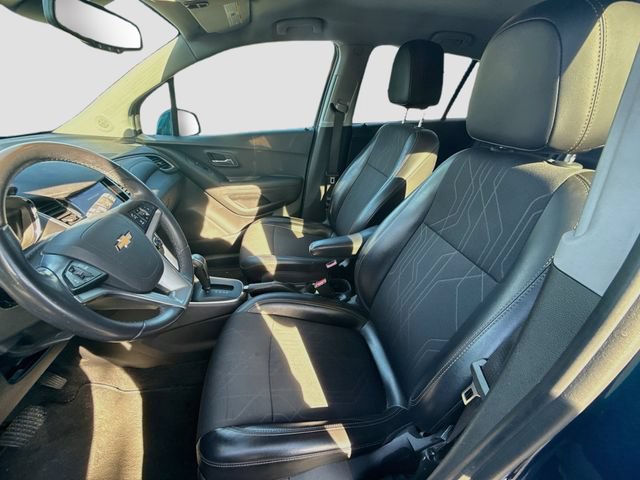 Used 2020 Chevrolet Trax LT w/ LT Convenience Package AWD/4WD image 25