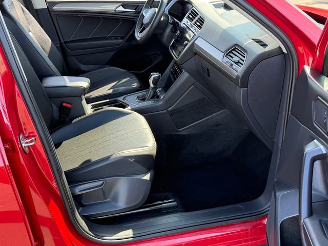 Used 2022 Volkswagen Tiguan SE FWD image 26