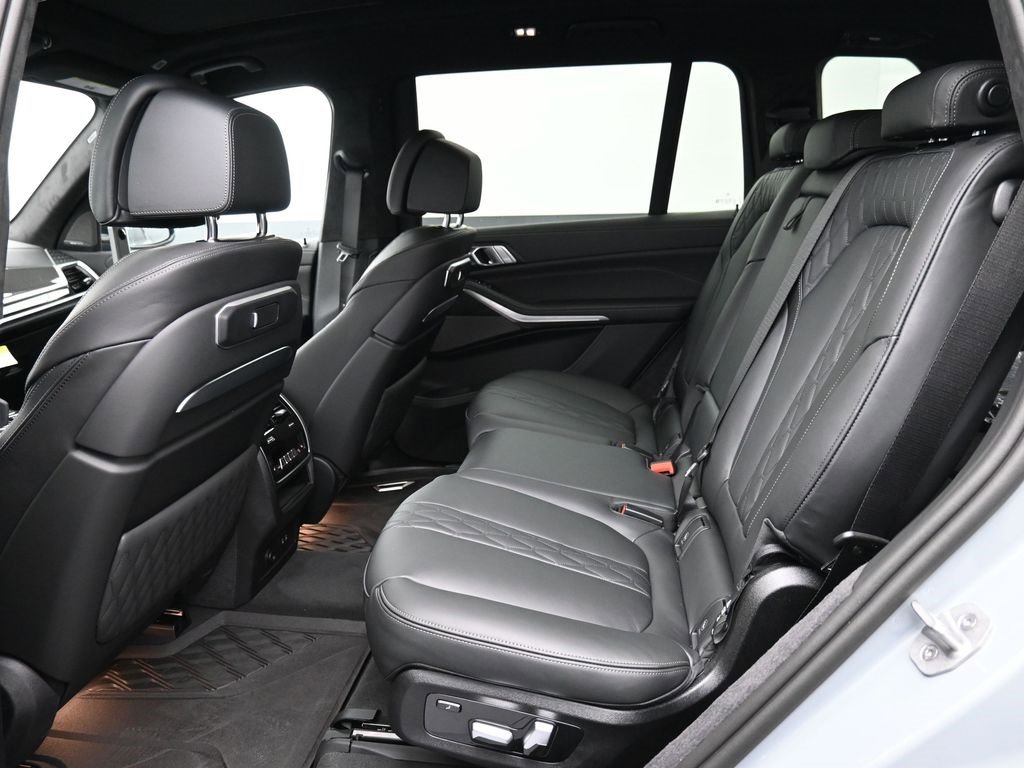 New 2026 BMW X7 M60i w/ Executive Package image 11