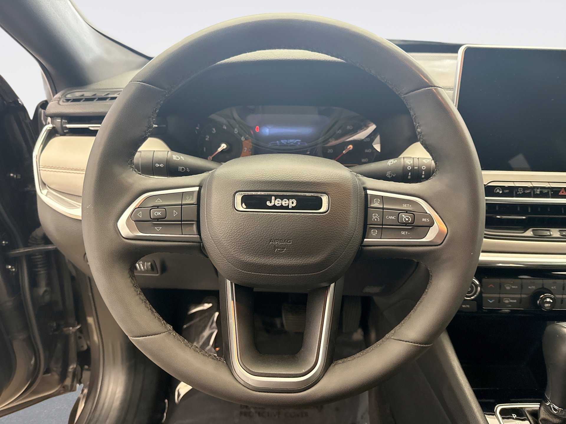 Used 2024 Jeep Compass Limited image 12