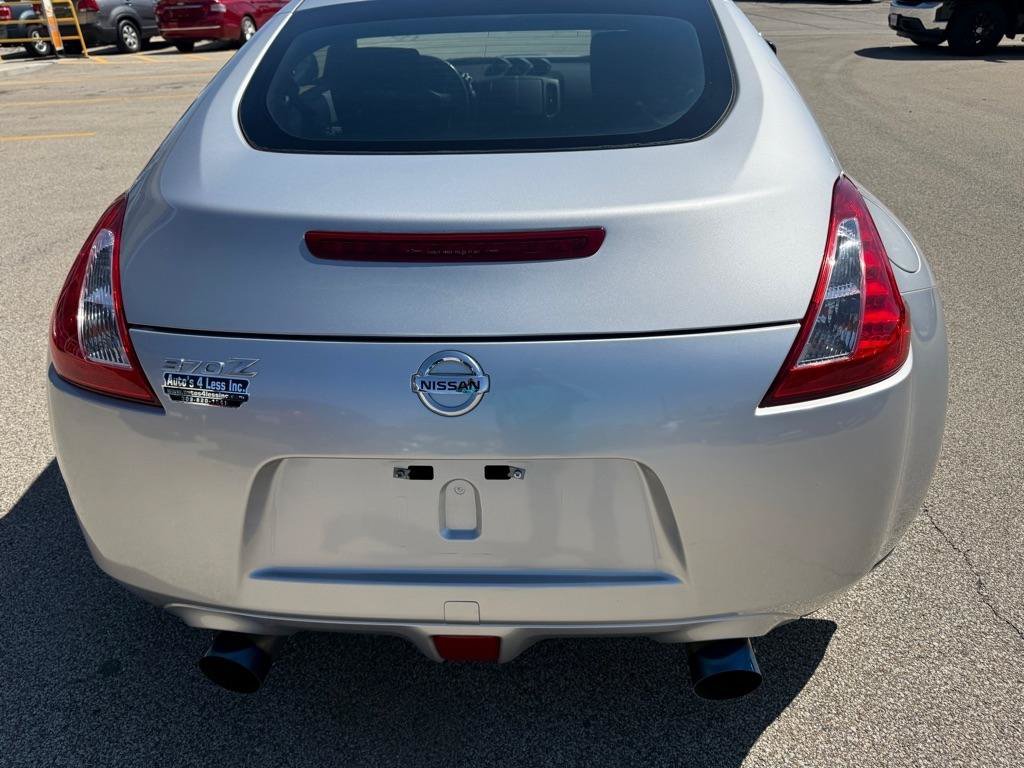 Used 2015 Nissan 370Z Coupe RWD image 7