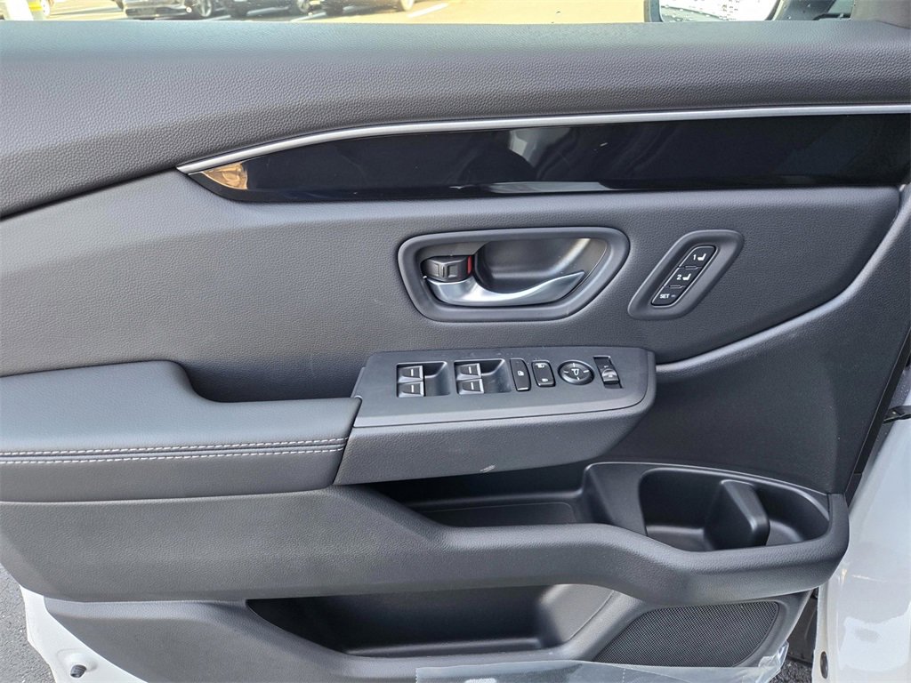 New 2025 Honda Pilot Touring image 17