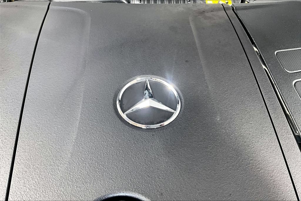 Used 2025 Mercedes-Benz C 300 Sedan image 31