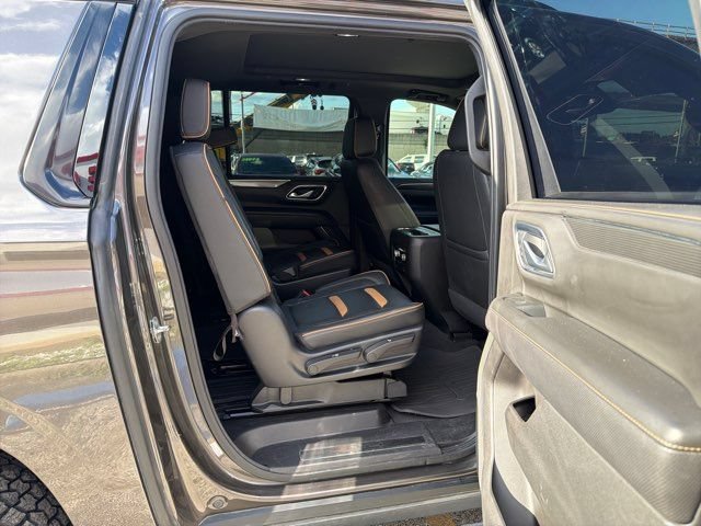 Used 2021 GMC Yukon XL AT4 w/ Technology Package AWD/4WD image 54