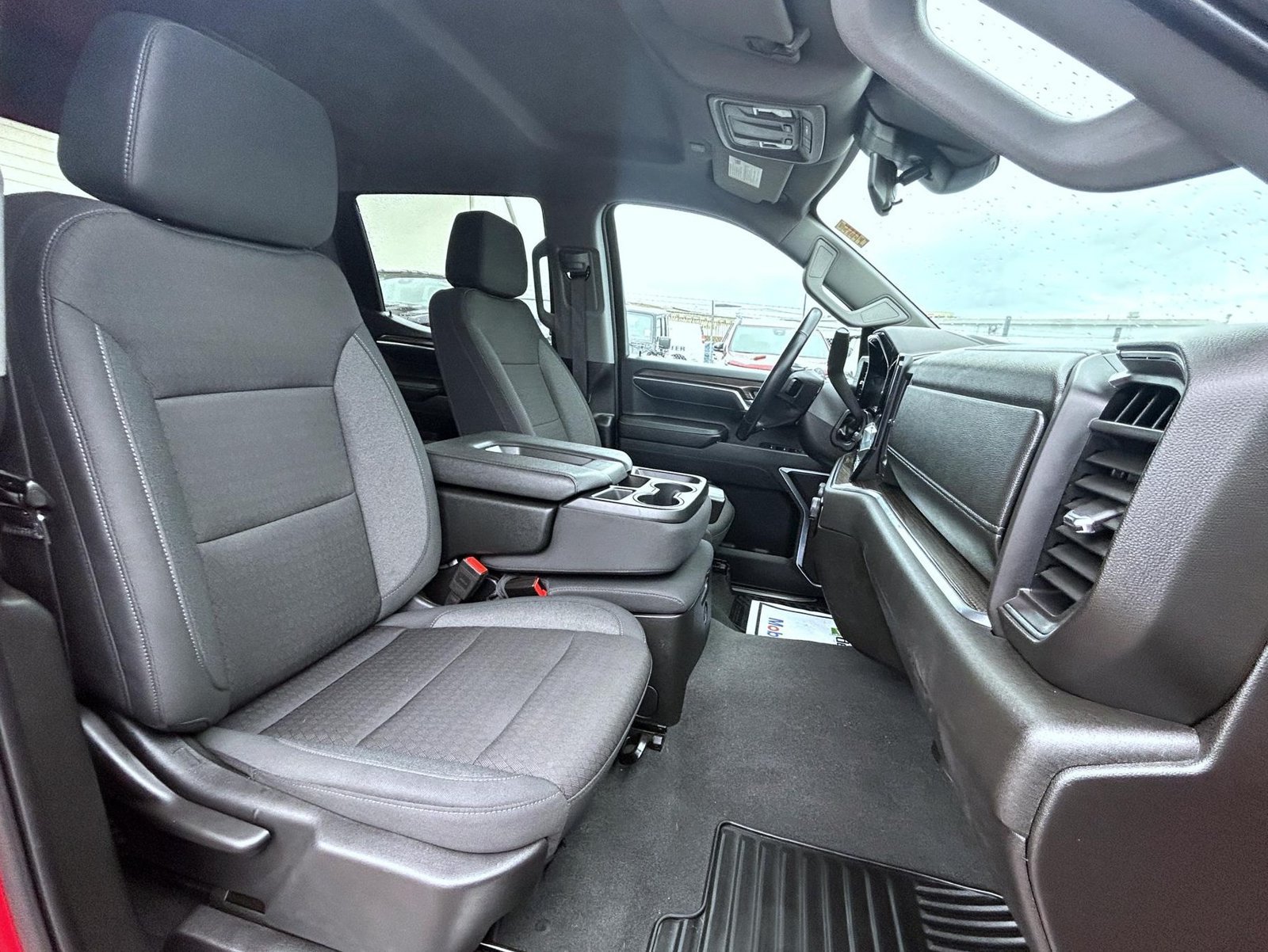 Certified 2024 Chevrolet Silverado 1500 LT AWD/4WD image 17
