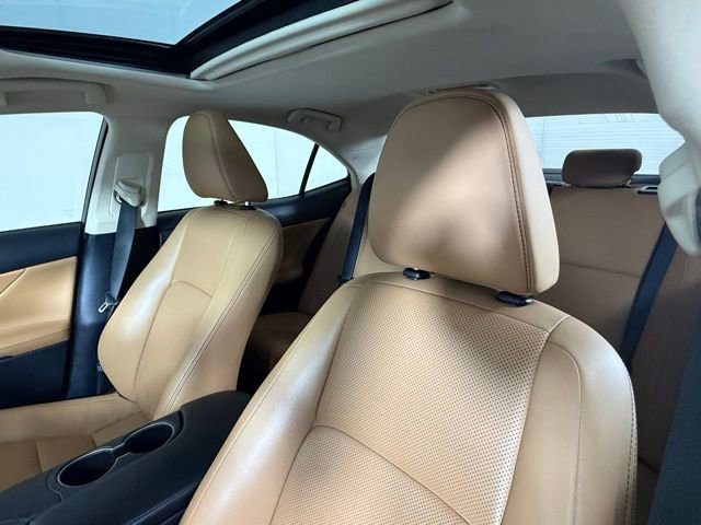 Used 2017 Lexus IS 300 AWD w/ Navigation System Package image 15