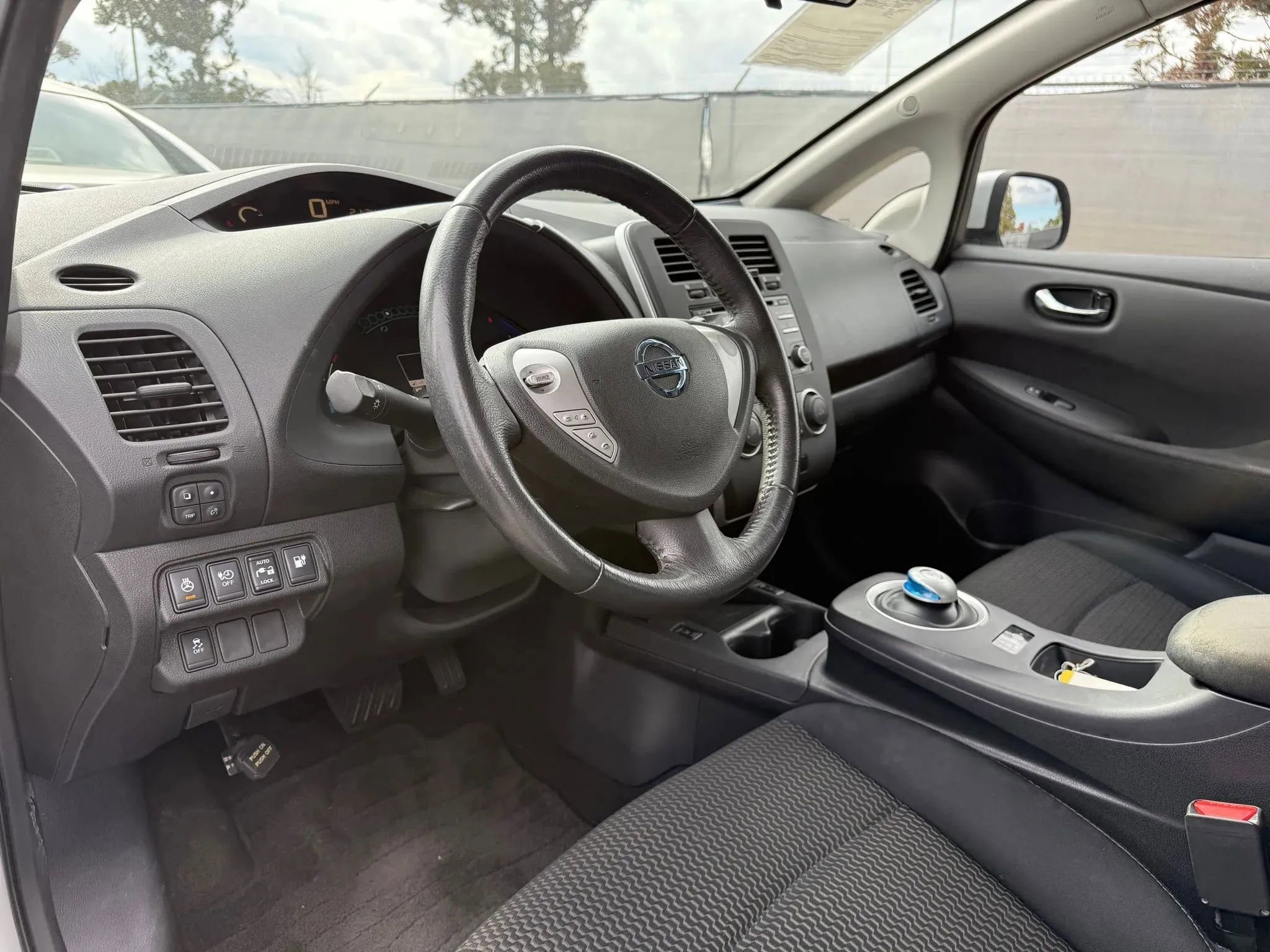 Used 2014 Nissan Leaf S image 17