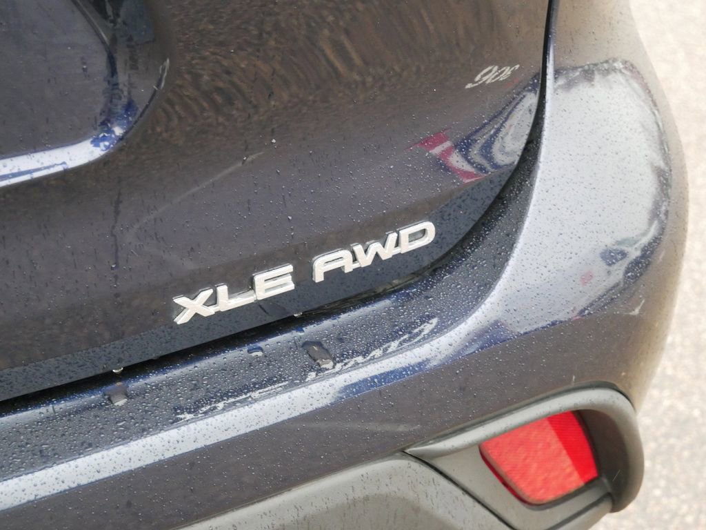 Used 2021 Toyota Highlander XLE image 16