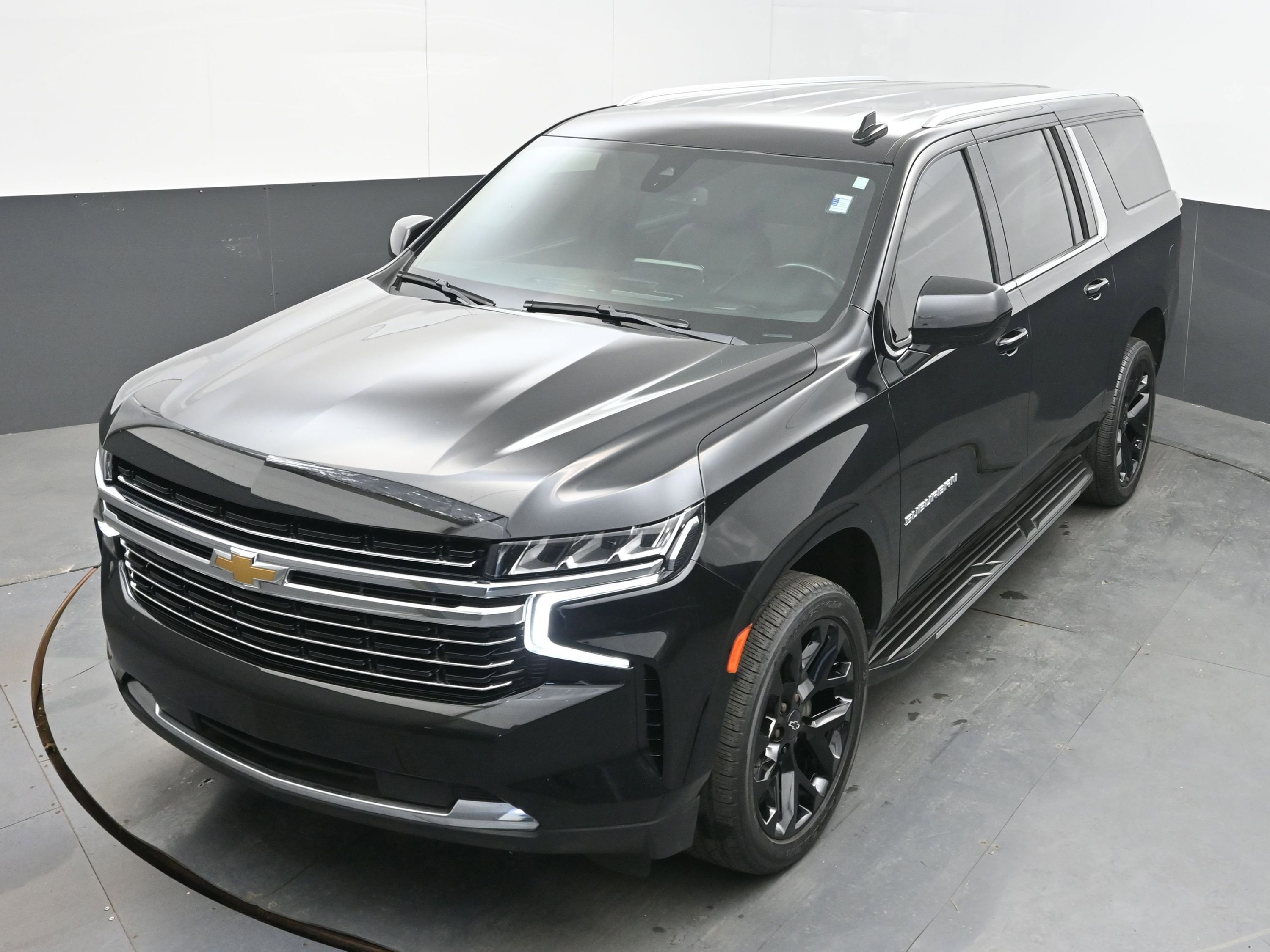 Used 2021 Chevrolet Suburban LT image 33
